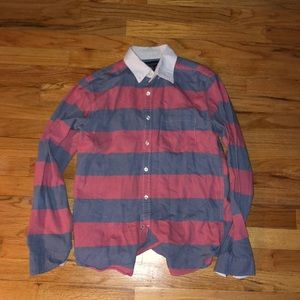 American Eagle Button up